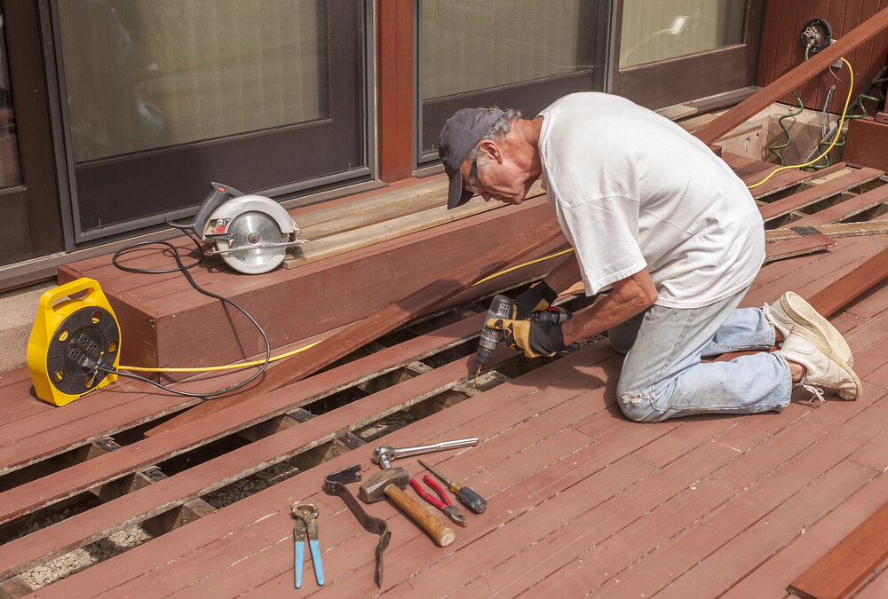 How to Choose the Perfect Decks and Fences Contractor